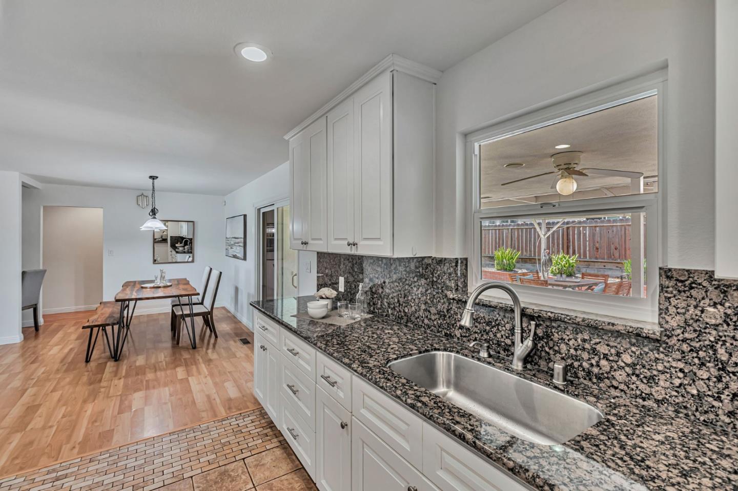 Detail Gallery Image 21 of 62 For 1081 Oak St, Hollister,  CA 95023 - 3 Beds | 3 Baths