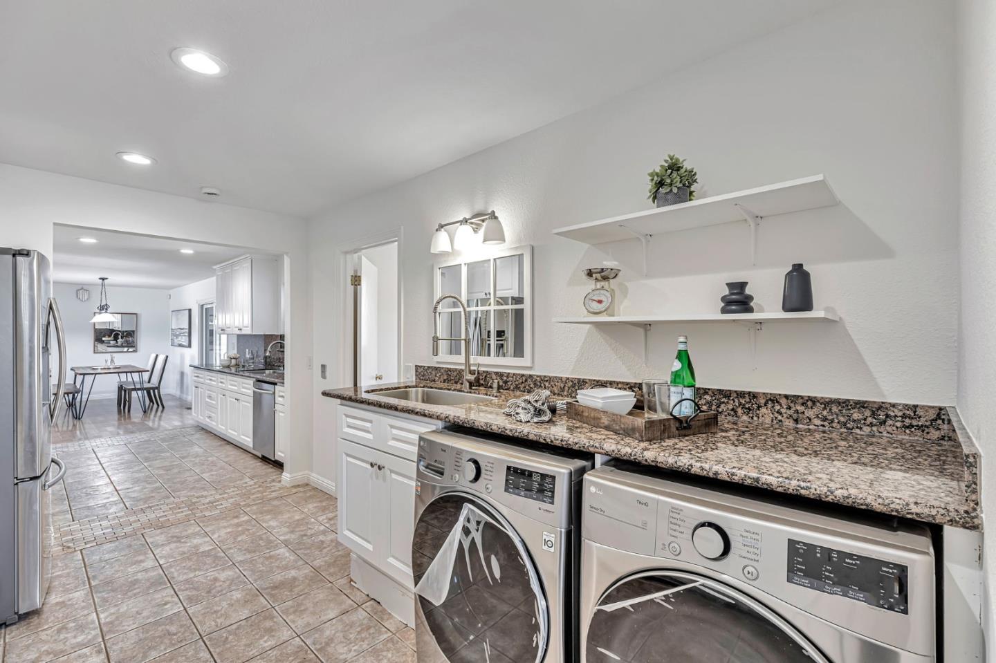 Detail Gallery Image 26 of 62 For 1081 Oak St, Hollister,  CA 95023 - 3 Beds | 3 Baths