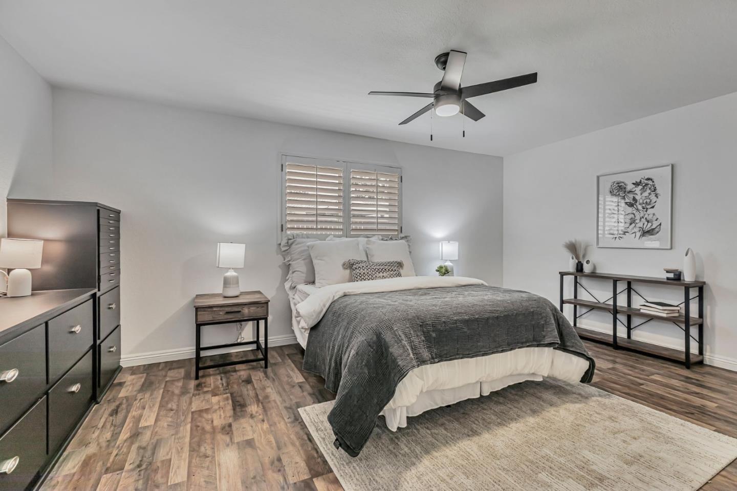 Detail Gallery Image 34 of 62 For 1081 Oak St, Hollister,  CA 95023 - 3 Beds | 3 Baths