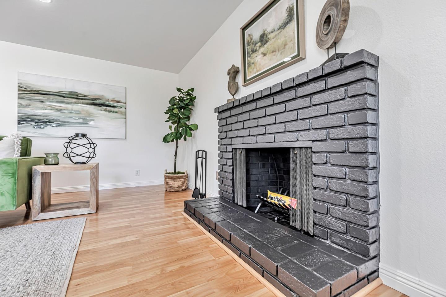 Detail Gallery Image 9 of 62 For 1081 Oak St, Hollister,  CA 95023 - 3 Beds | 3 Baths