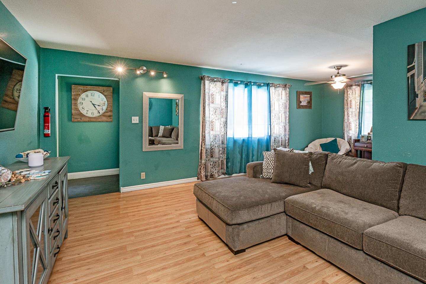 Detail Gallery Image 12 of 36 For 13155 Lincoln Ave, San Martin,  CA 95046 - 5 Beds | 2/1 Baths