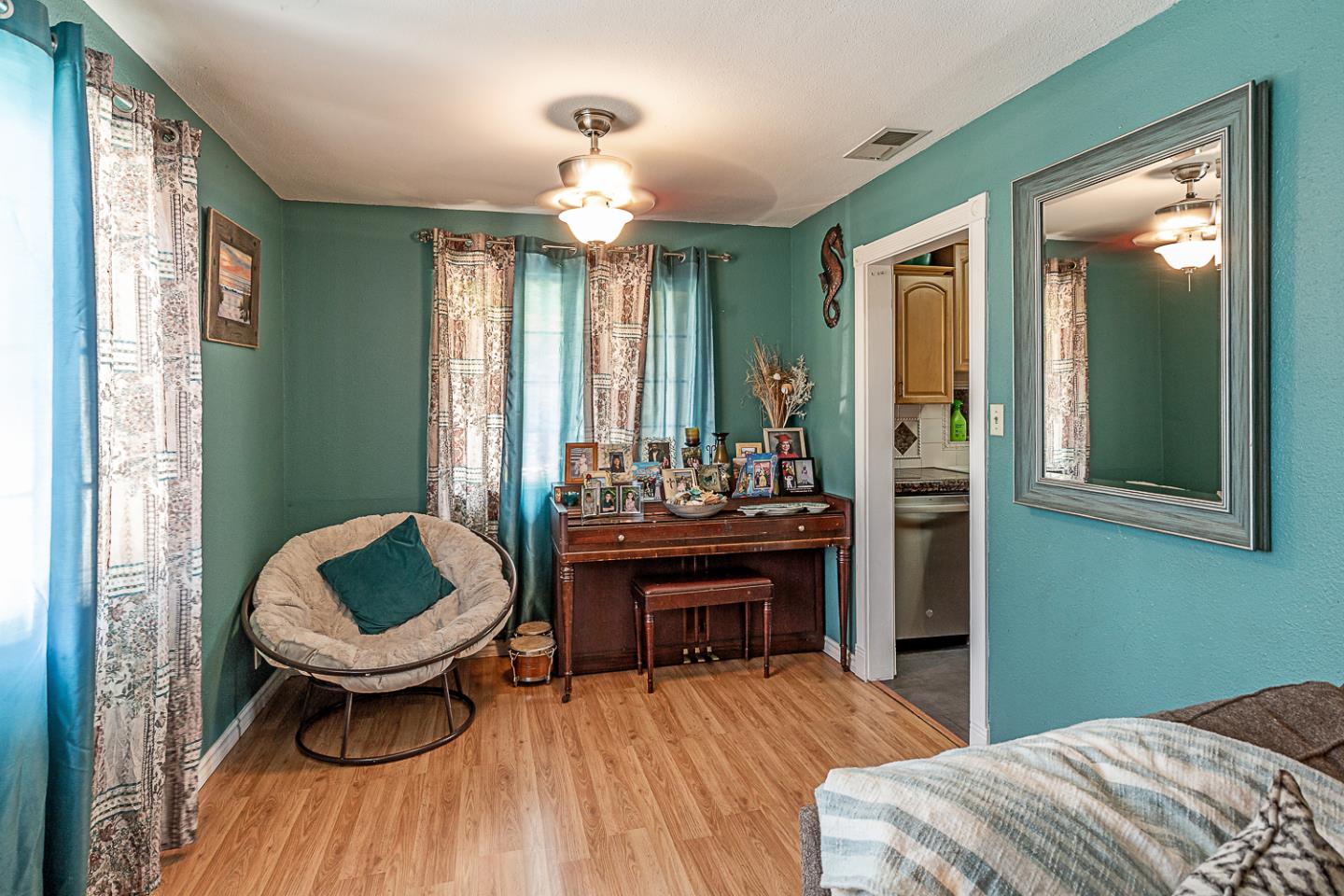 Detail Gallery Image 13 of 36 For 13155 Lincoln Ave, San Martin,  CA 95046 - 5 Beds | 2/1 Baths