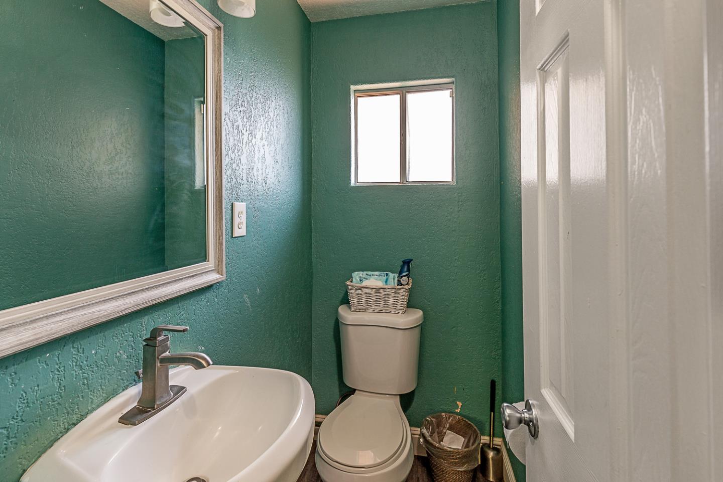 Detail Gallery Image 14 of 36 For 13155 Lincoln Ave, San Martin,  CA 95046 - 5 Beds | 2/1 Baths