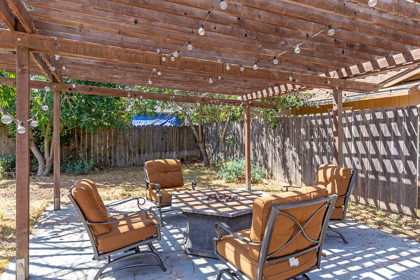 Detail Gallery Image 15 of 36 For 13155 Lincoln Ave, San Martin,  CA 95046 - 5 Beds | 2/1 Baths