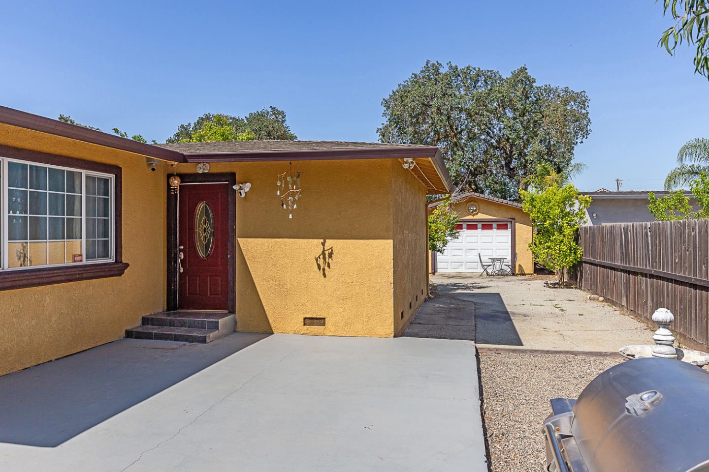 Detail Gallery Image 2 of 36 For 13155 Lincoln Ave, San Martin,  CA 95046 - 5 Beds | 2/1 Baths