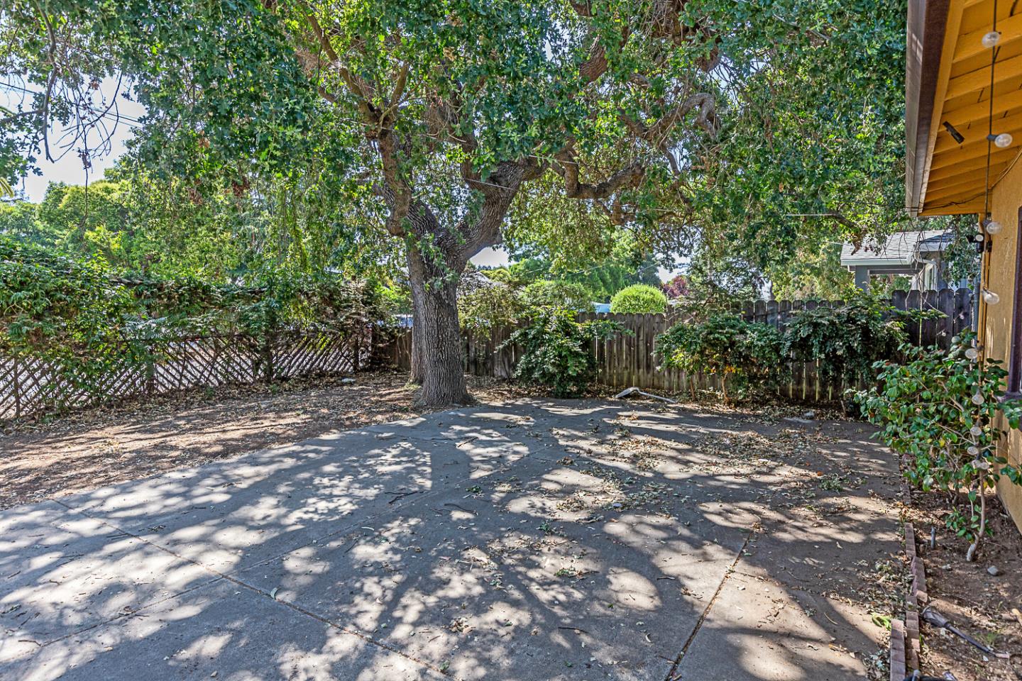 Detail Gallery Image 21 of 36 For 13155 Lincoln Ave, San Martin,  CA 95046 - 5 Beds | 2/1 Baths