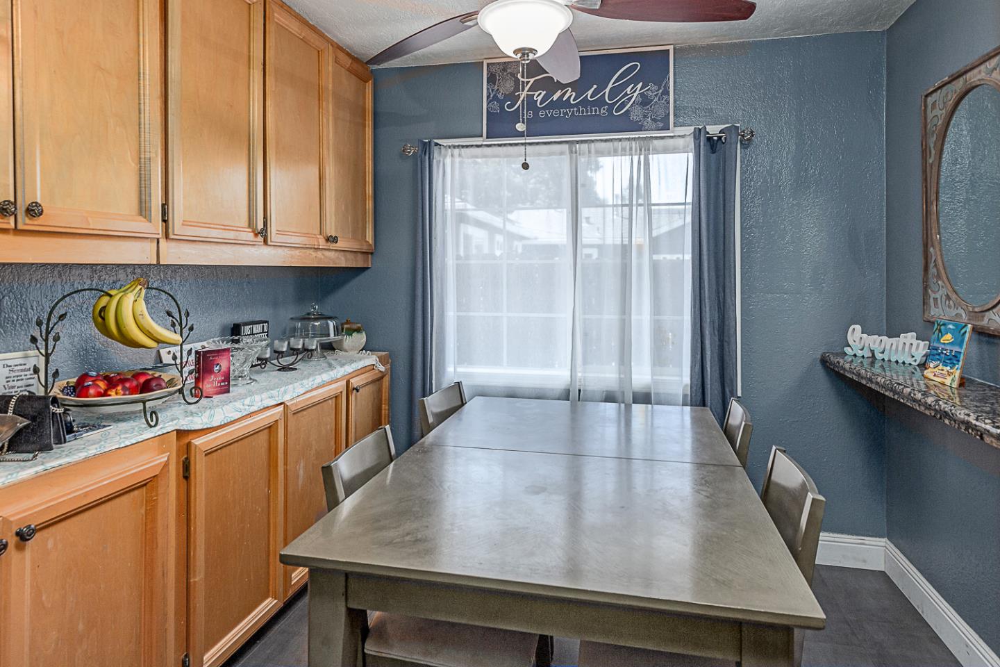 Detail Gallery Image 6 of 36 For 13155 Lincoln Ave, San Martin,  CA 95046 - 5 Beds | 2/1 Baths