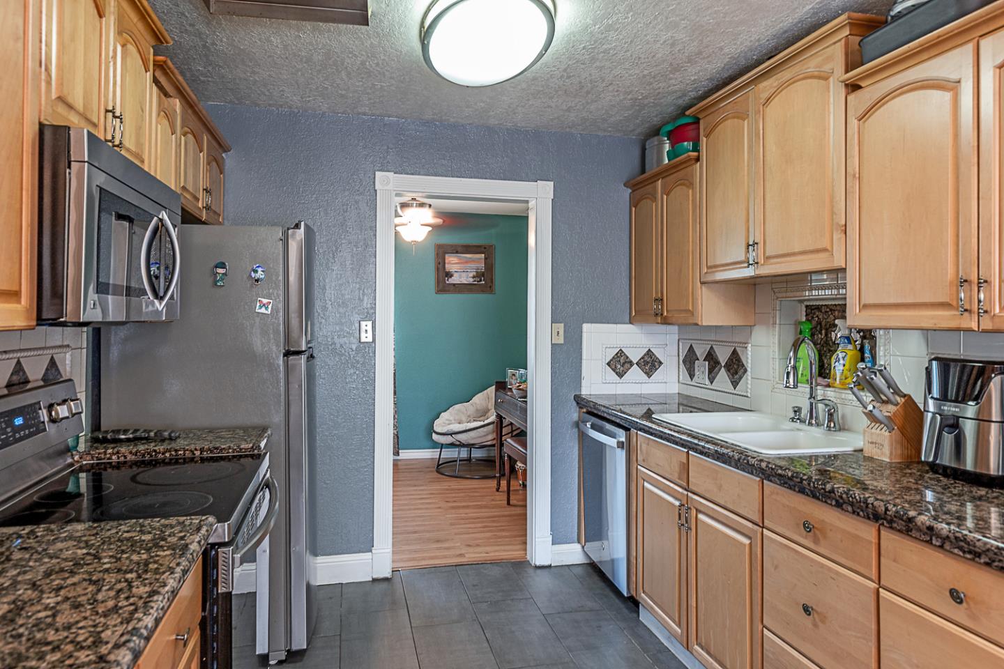 Detail Gallery Image 7 of 36 For 13155 Lincoln Ave, San Martin,  CA 95046 - 5 Beds | 2/1 Baths