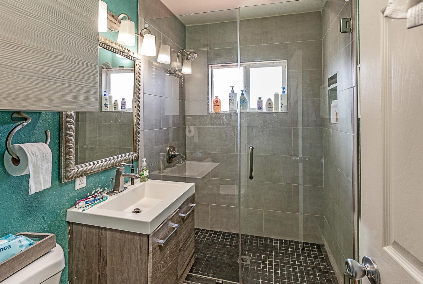 Detail Gallery Image 8 of 36 For 13155 Lincoln Ave, San Martin,  CA 95046 - 5 Beds | 2/1 Baths