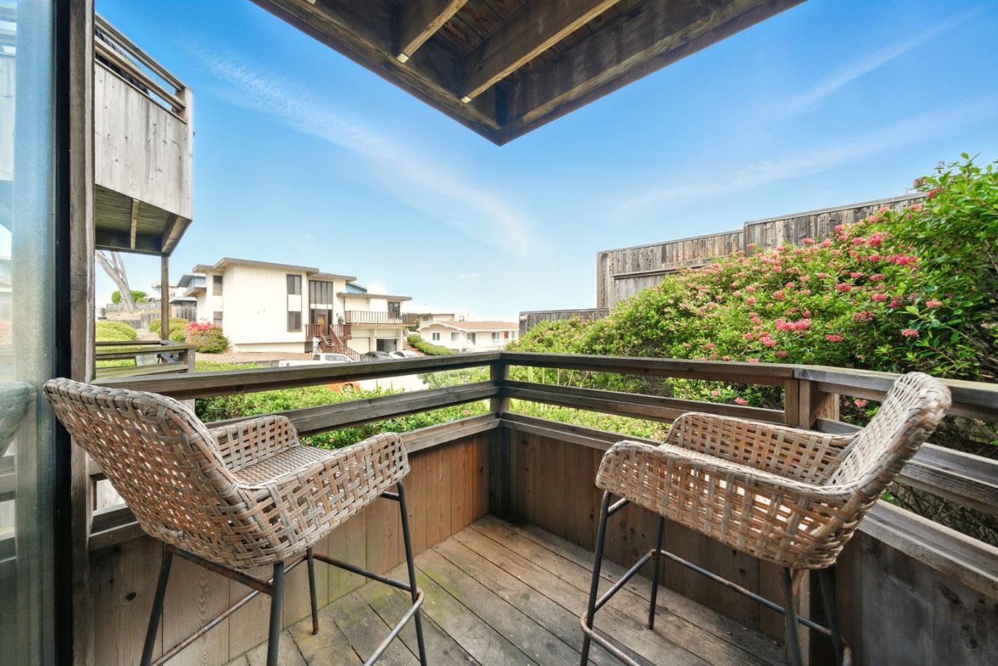 Detail Gallery Image 5 of 8 For 125 Surf Way #343,  Monterey,  CA 93940 - 1 Beds | 1 Baths