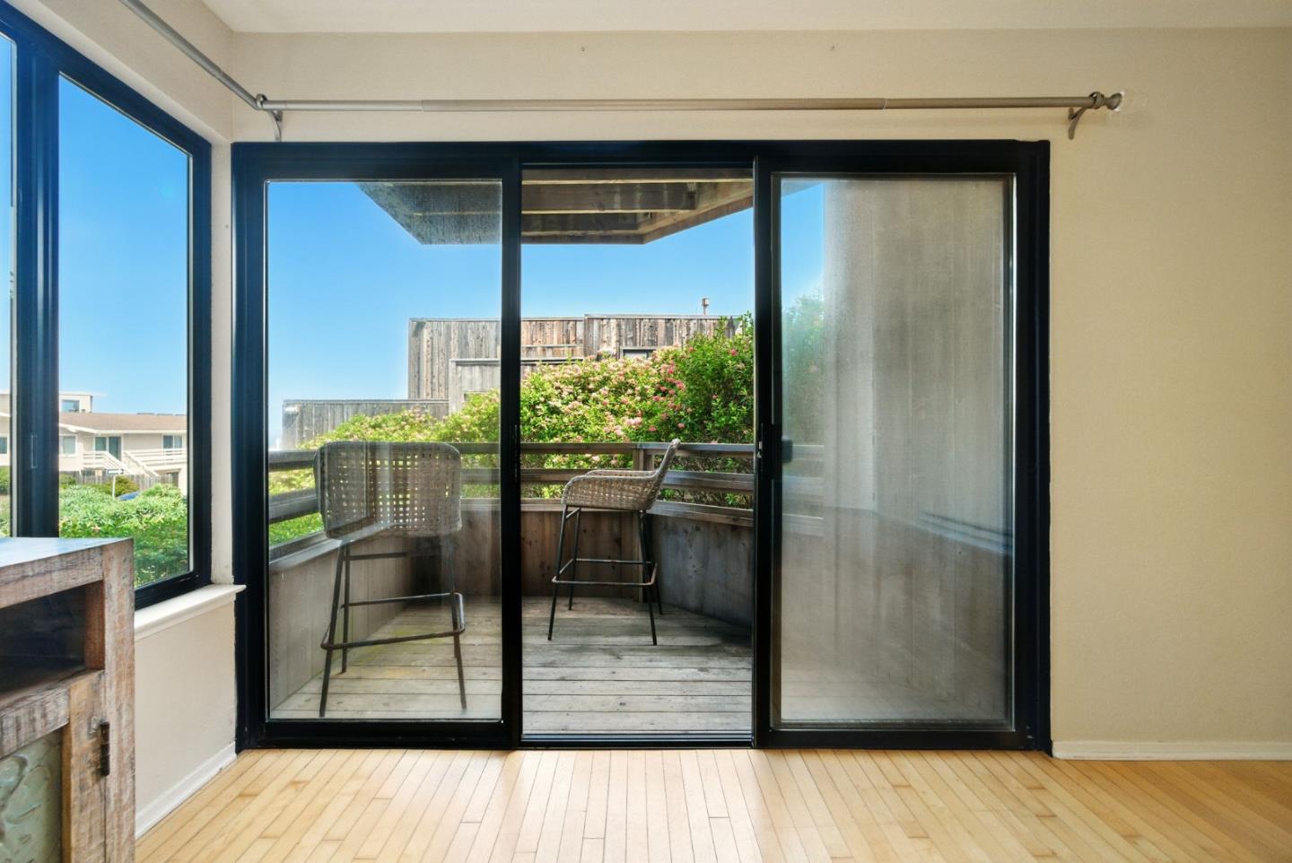Detail Gallery Image 6 of 8 For 125 Surf Way #343,  Monterey,  CA 93940 - 1 Beds | 1 Baths