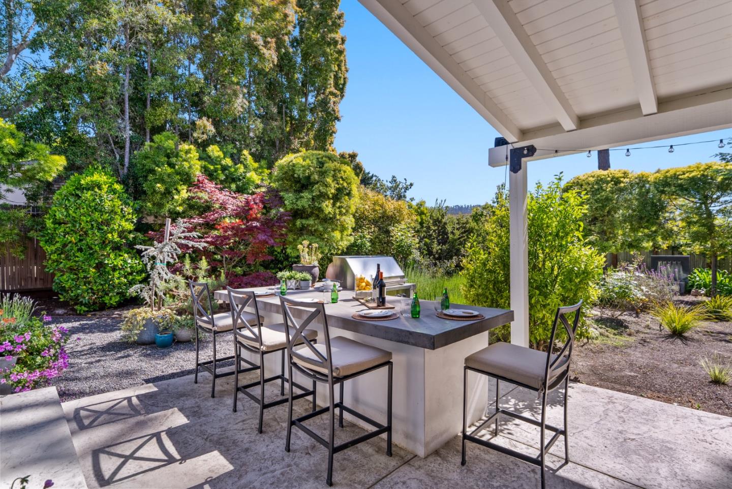 Detail Gallery Image 21 of 52 For 2 Black Tail Ln, Monterey,  CA 93940 - 4 Beds | 3 Baths