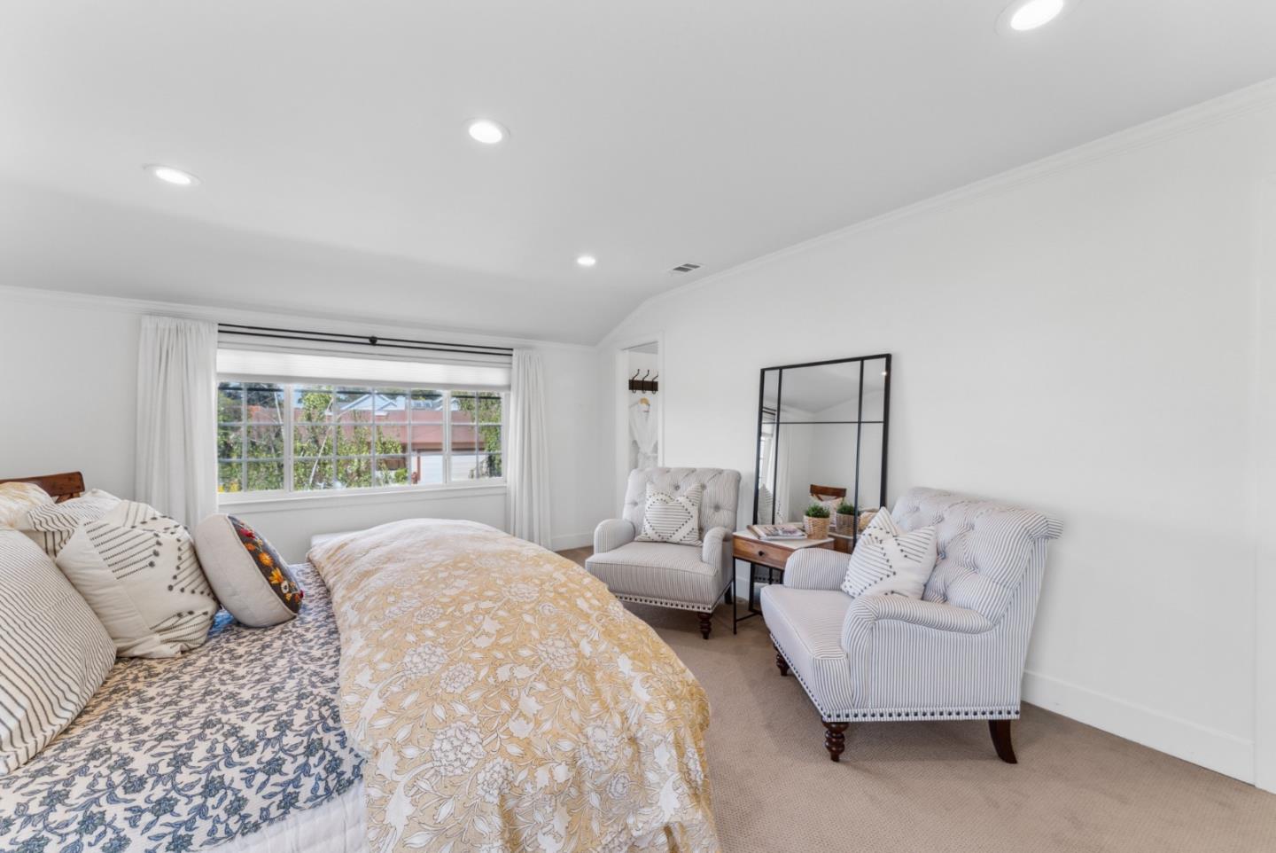 Detail Gallery Image 25 of 52 For 2 Black Tail Ln, Monterey,  CA 93940 - 4 Beds | 3 Baths