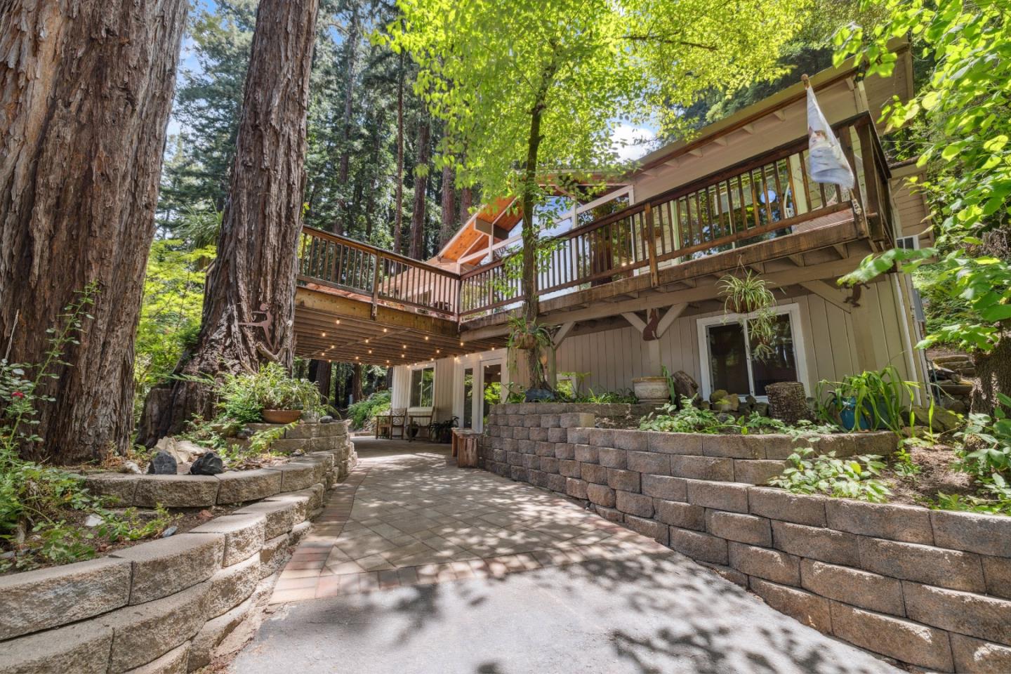 Detail Gallery Image 2 of 28 For 17520 Comanche Trl, Los Gatos,  CA 95033 - 4 Beds | 2 Baths