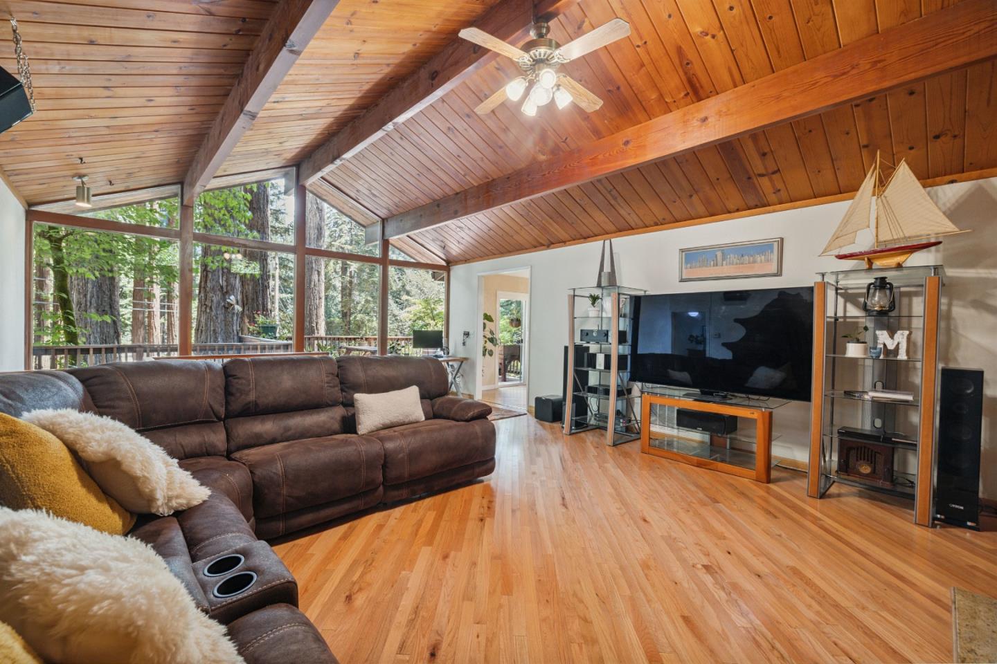 Detail Gallery Image 4 of 28 For 17520 Comanche Trl, Los Gatos,  CA 95033 - 4 Beds | 2 Baths