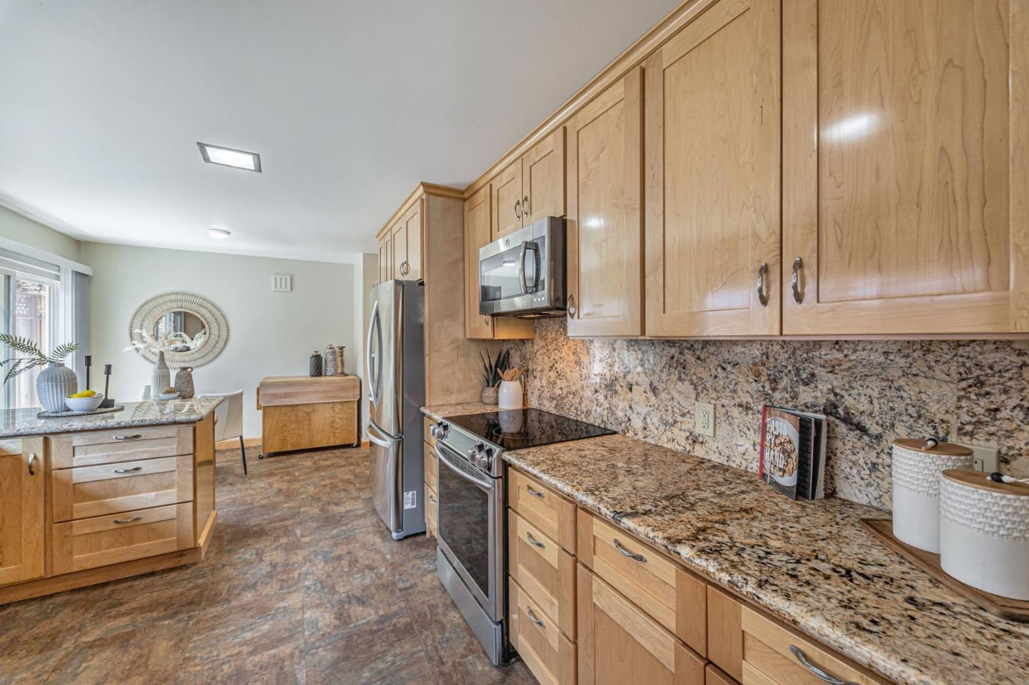 Detail Gallery Image 13 of 77 For 2242 Semeria Ave, Belmont,  CA 94002 - 4 Beds | 2/1 Baths