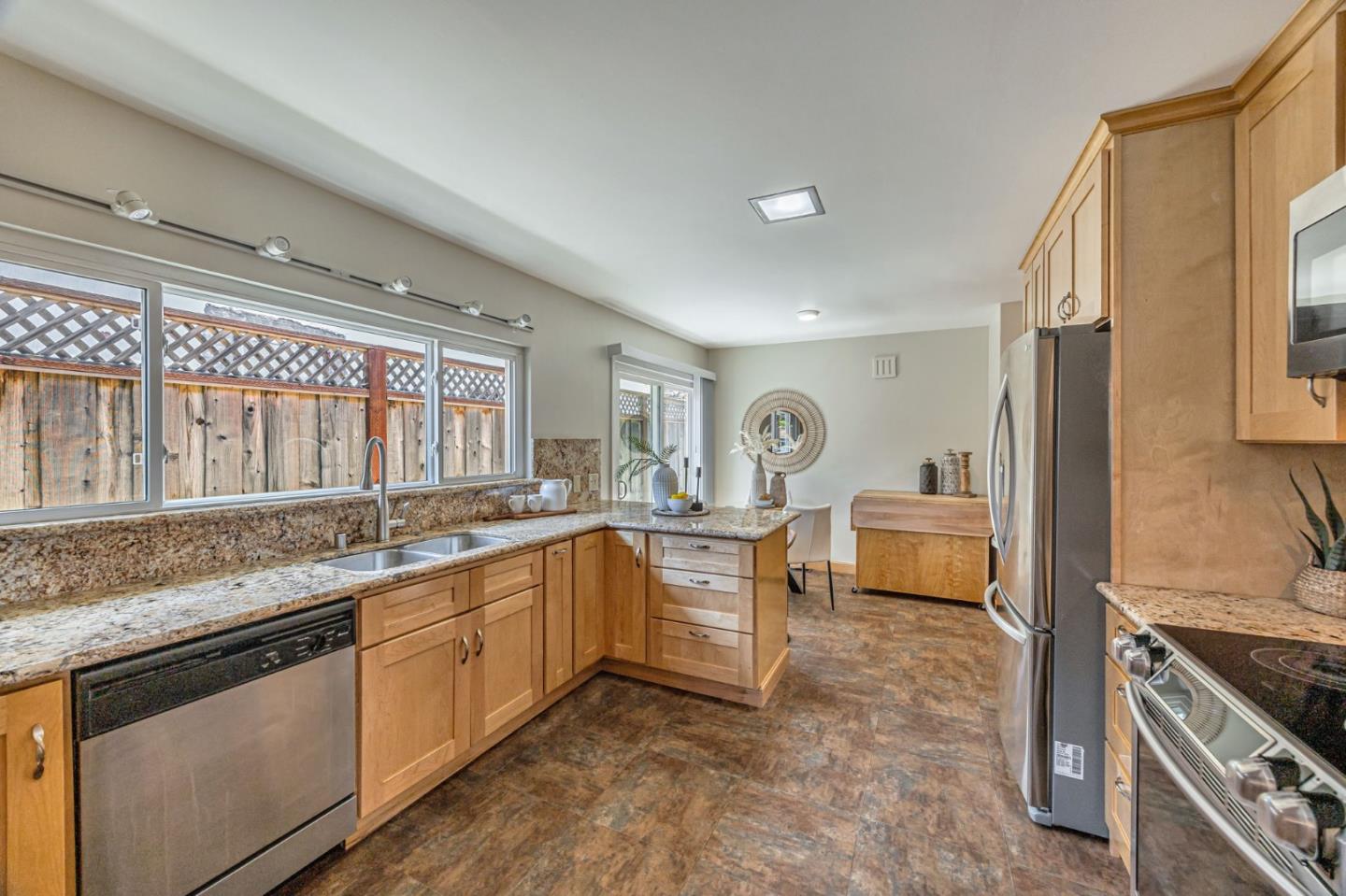Detail Gallery Image 14 of 77 For 2242 Semeria Ave, Belmont,  CA 94002 - 4 Beds | 2/1 Baths