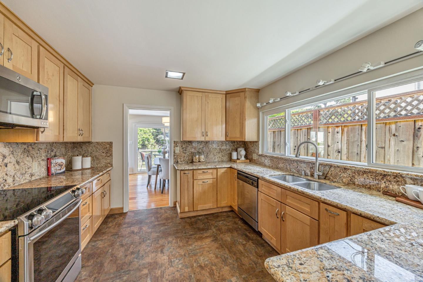 Detail Gallery Image 15 of 77 For 2242 Semeria Ave, Belmont,  CA 94002 - 4 Beds | 2/1 Baths