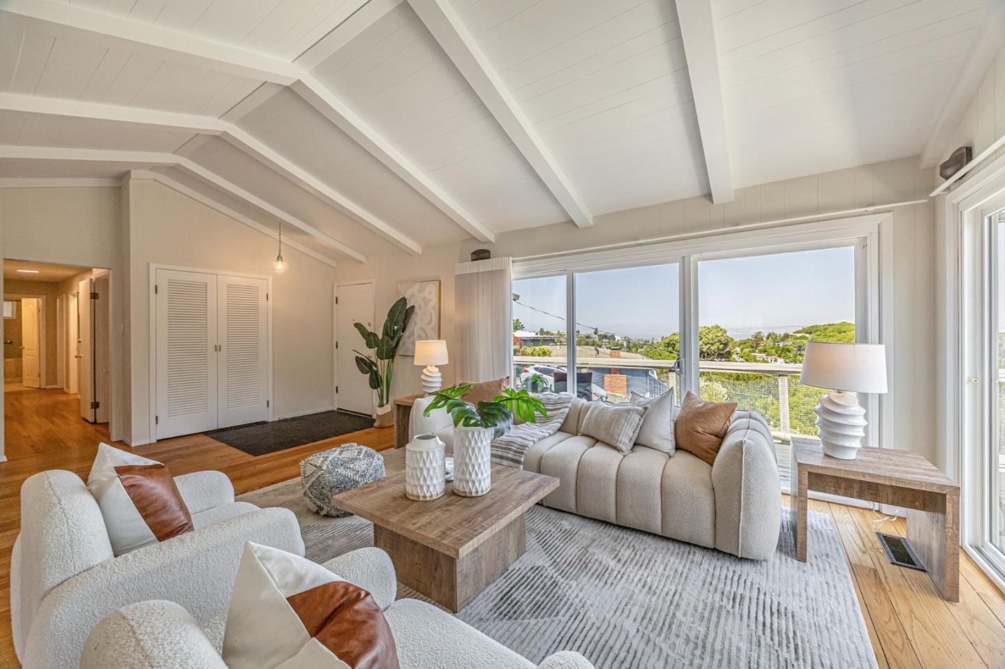 Detail Gallery Image 8 of 77 For 2242 Semeria Ave, Belmont,  CA 94002 - 4 Beds | 2/1 Baths