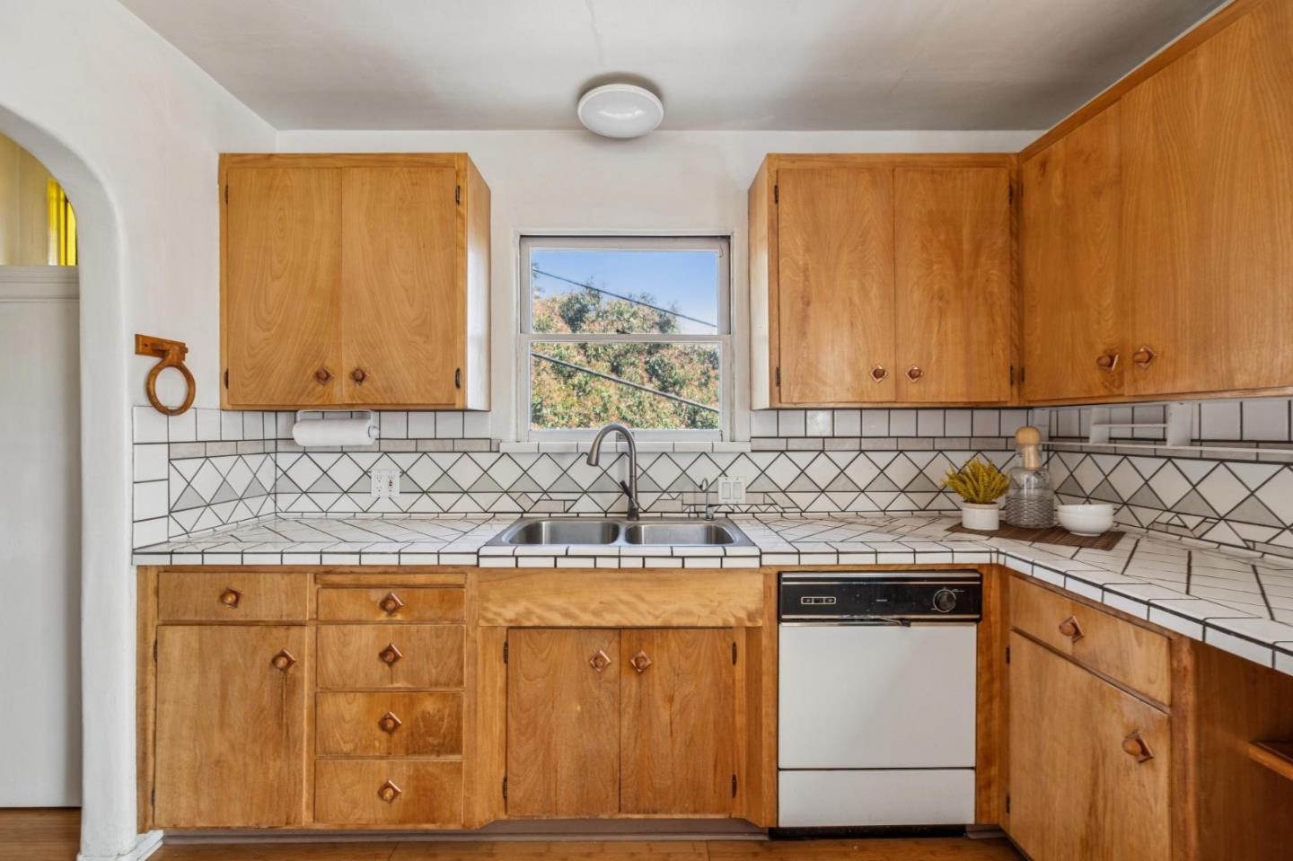 Detail Gallery Image 22 of 59 For 10741 Ridgeview Ave, San Jose,  CA 95127 - 4 Beds | 2 Baths