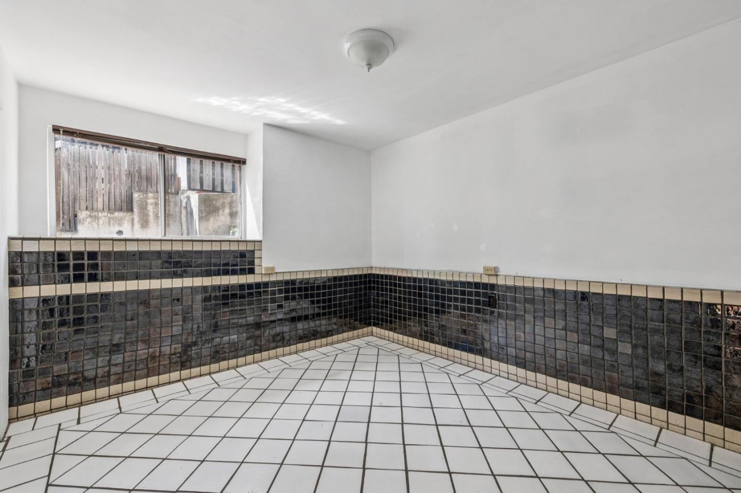 Detail Gallery Image 36 of 59 For 10741 Ridgeview Ave, San Jose,  CA 95127 - 4 Beds | 2 Baths
