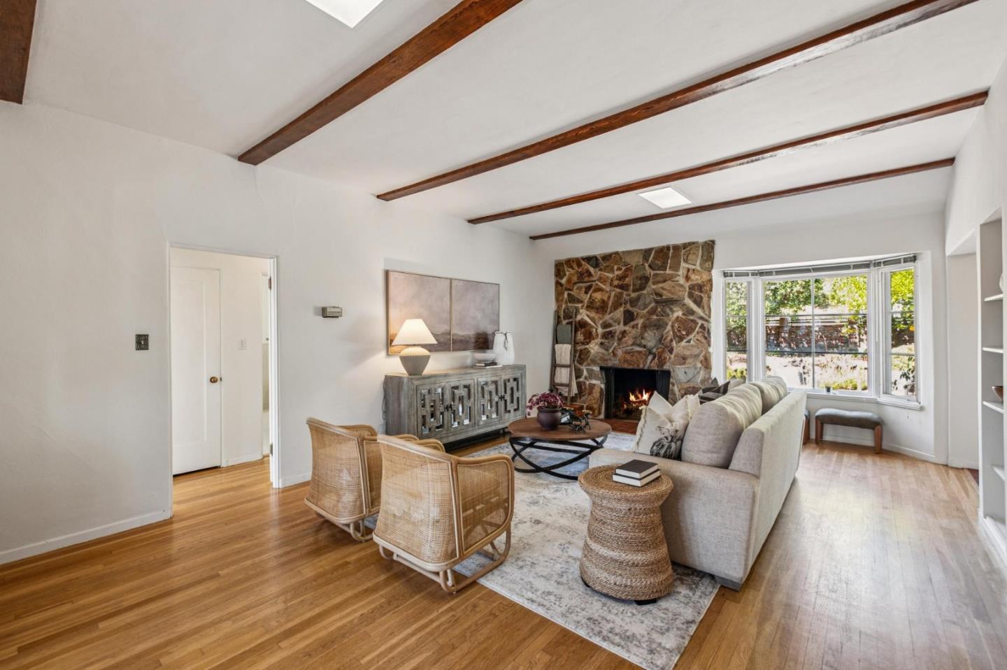Detail Gallery Image 9 of 59 For 10741 Ridgeview Ave, San Jose,  CA 95127 - 4 Beds | 2 Baths