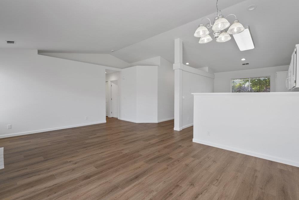Detail Gallery Image 15 of 35 For 2301 Valley View Rd, Hollister,  CA 95023 - 4 Beds | 2 Baths