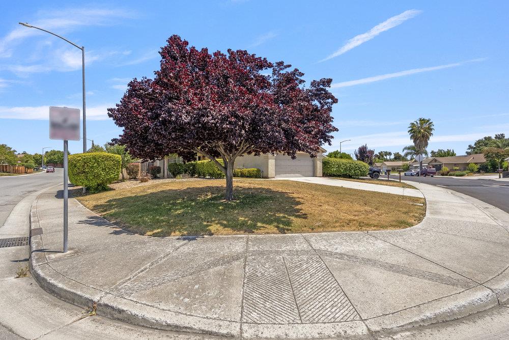 Detail Gallery Image 3 of 35 For 2301 Valley View Rd, Hollister,  CA 95023 - 4 Beds | 2 Baths