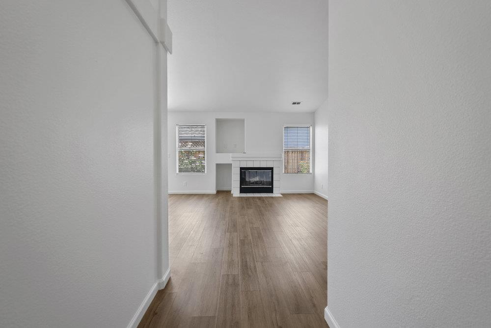 Detail Gallery Image 5 of 35 For 2301 Valley View Rd, Hollister,  CA 95023 - 4 Beds | 2 Baths