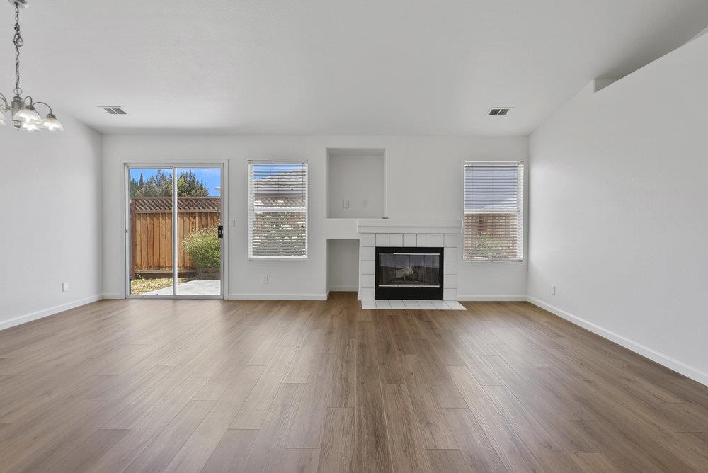 Detail Gallery Image 6 of 35 For 2301 Valley View Rd, Hollister,  CA 95023 - 4 Beds | 2 Baths