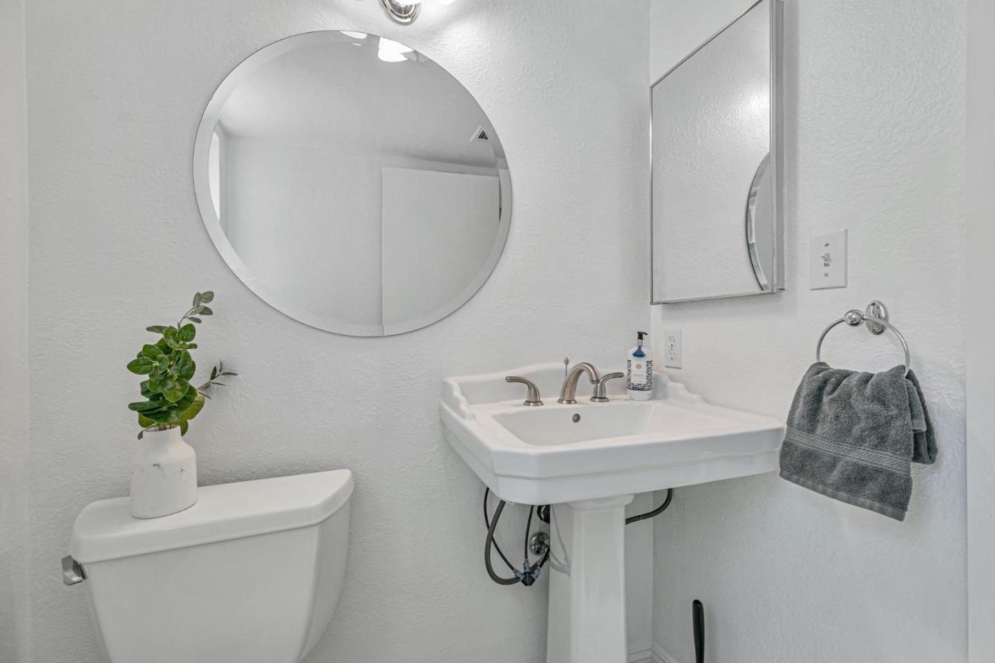 Detail Gallery Image 21 of 35 For 1045 Alamitos Creek Dr, San Jose,  CA 95120 - 4 Beds | 2/1 Baths