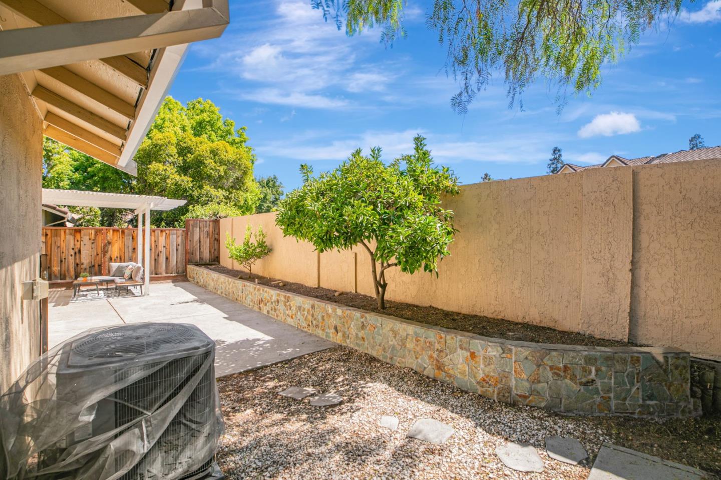 Detail Gallery Image 26 of 35 For 1045 Alamitos Creek Dr, San Jose,  CA 95120 - 4 Beds | 2/1 Baths