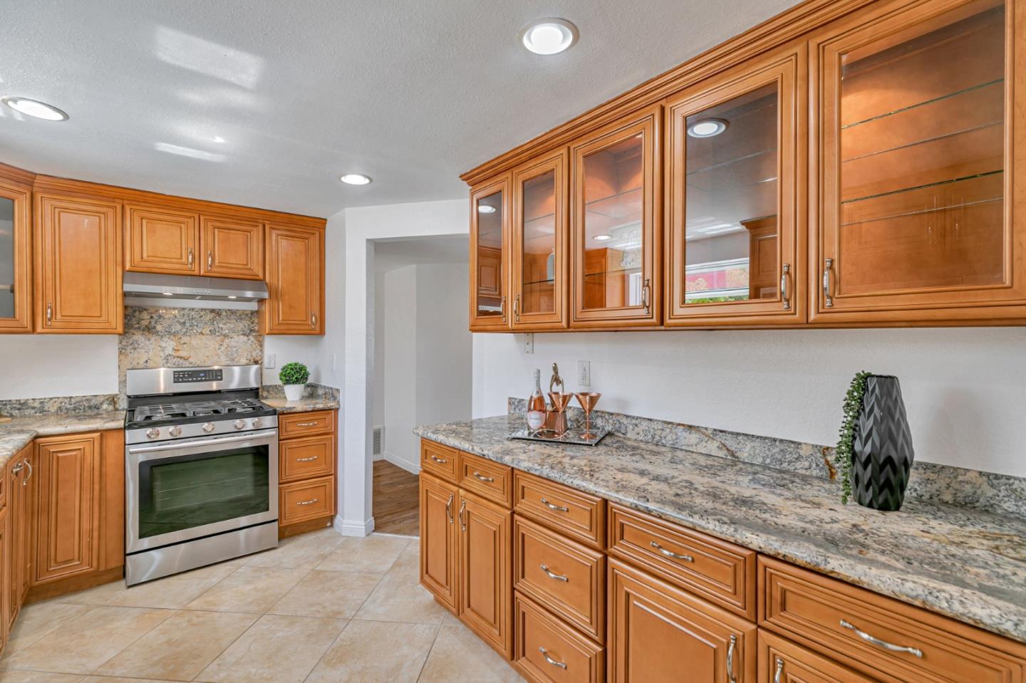 Detail Gallery Image 7 of 35 For 1045 Alamitos Creek Dr, San Jose,  CA 95120 - 4 Beds | 2/1 Baths