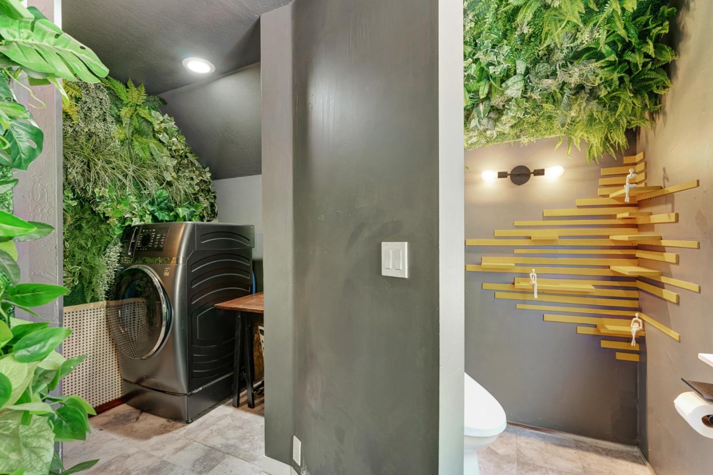 Detail Gallery Image 20 of 87 For 55 Hidden Meadow Ln, Scotts Valley,  CA 95066 - 5 Beds | 3 Baths