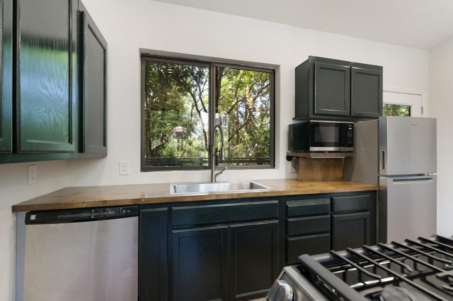 Detail Gallery Image 38 of 87 For 55 Hidden Meadow Ln, Scotts Valley,  CA 95066 - 5 Beds | 3 Baths