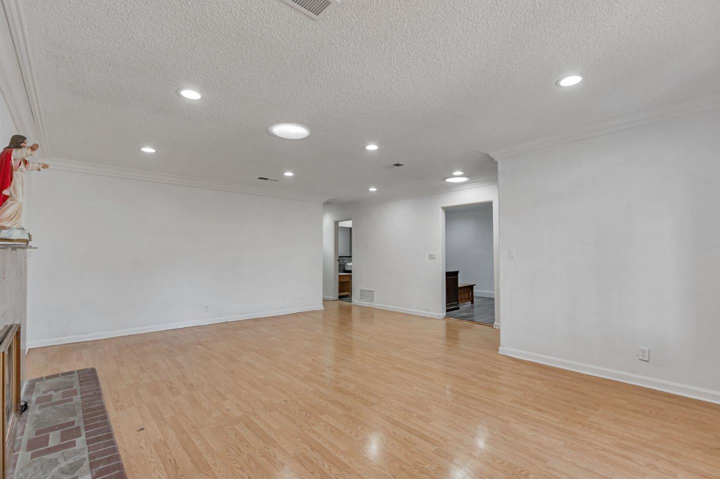 Detail Gallery Image 11 of 67 For 1087 Starlite Dr, Milpitas,  CA 95035 - 4 Beds | 2 Baths