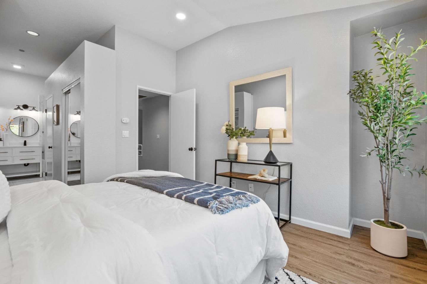 Detail Gallery Image 19 of 50 For 6944 Gregorich Dr #UNIT C,  San Jose,  CA 95138 - 2 Beds | 2/1 Baths