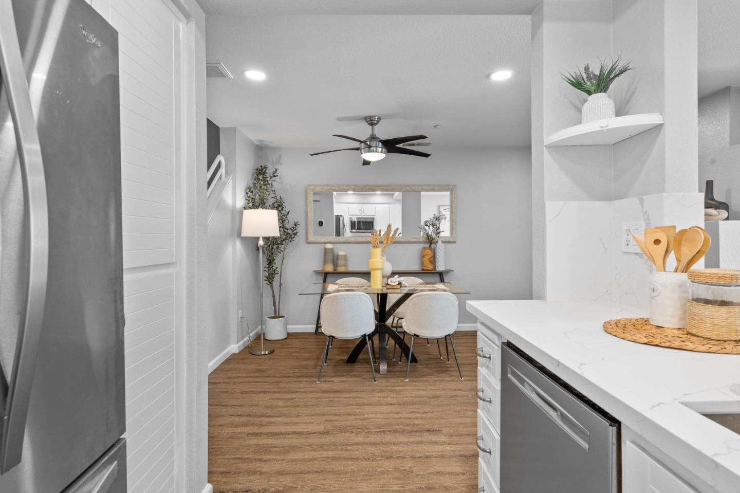 Detail Gallery Image 5 of 50 For 6944 Gregorich Dr #UNIT C,  San Jose,  CA 95138 - 2 Beds | 2/1 Baths