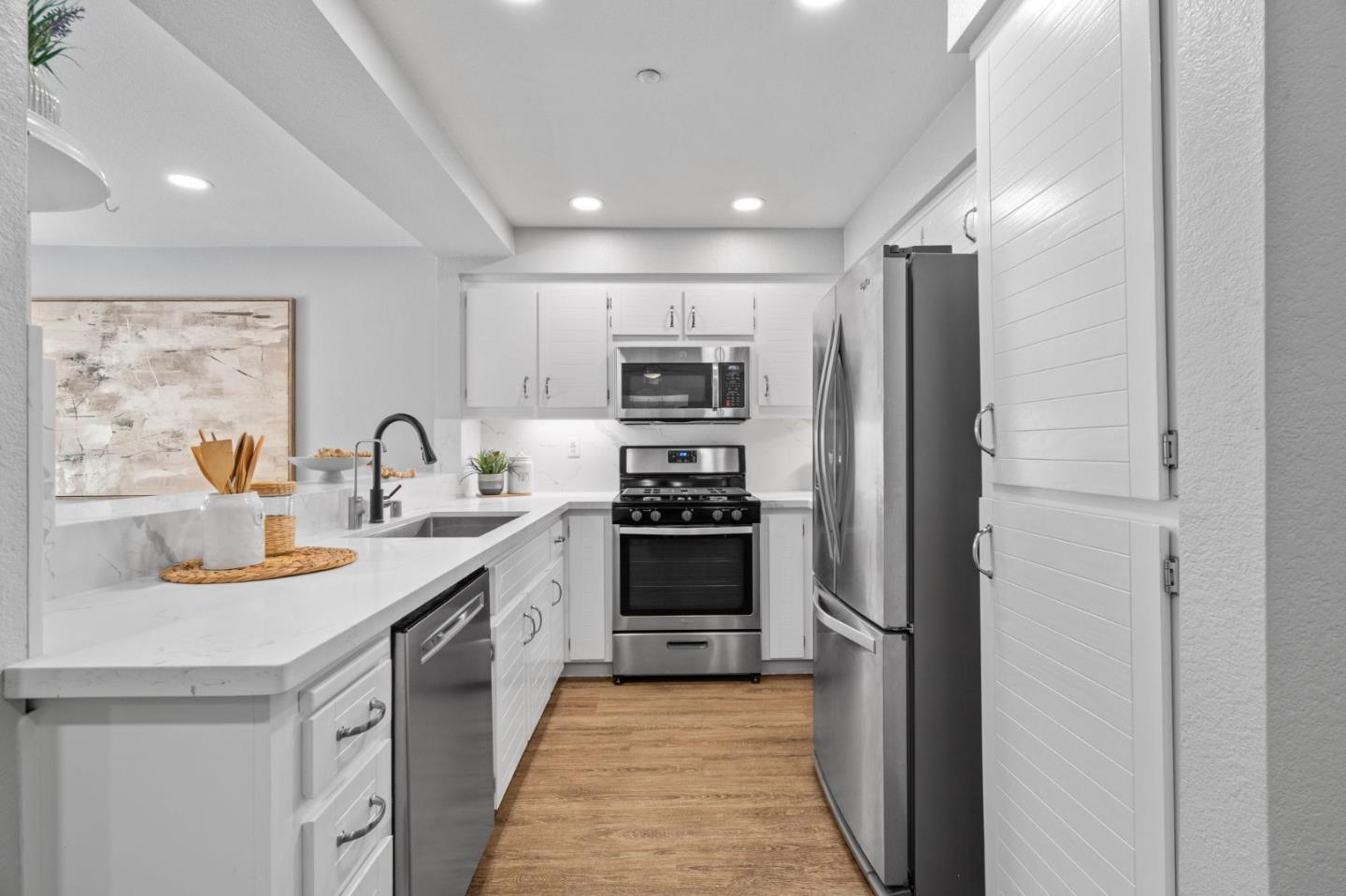 Detail Gallery Image 6 of 50 For 6944 Gregorich Dr #UNIT C,  San Jose,  CA 95138 - 2 Beds | 2/1 Baths
