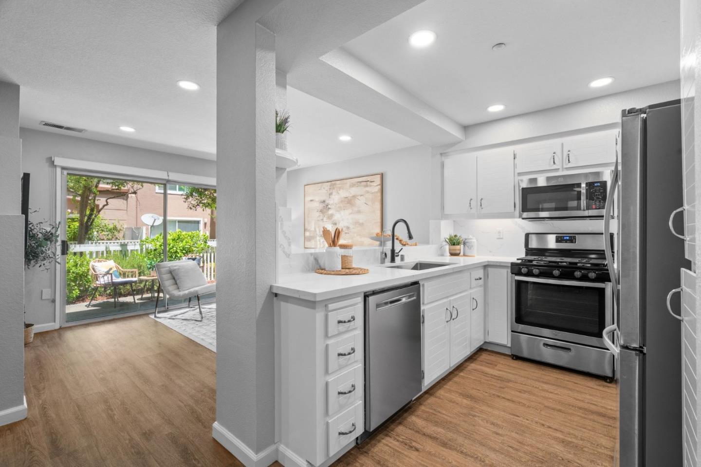 Detail Gallery Image 7 of 50 For 6944 Gregorich Dr #UNIT C,  San Jose,  CA 95138 - 2 Beds | 2/1 Baths