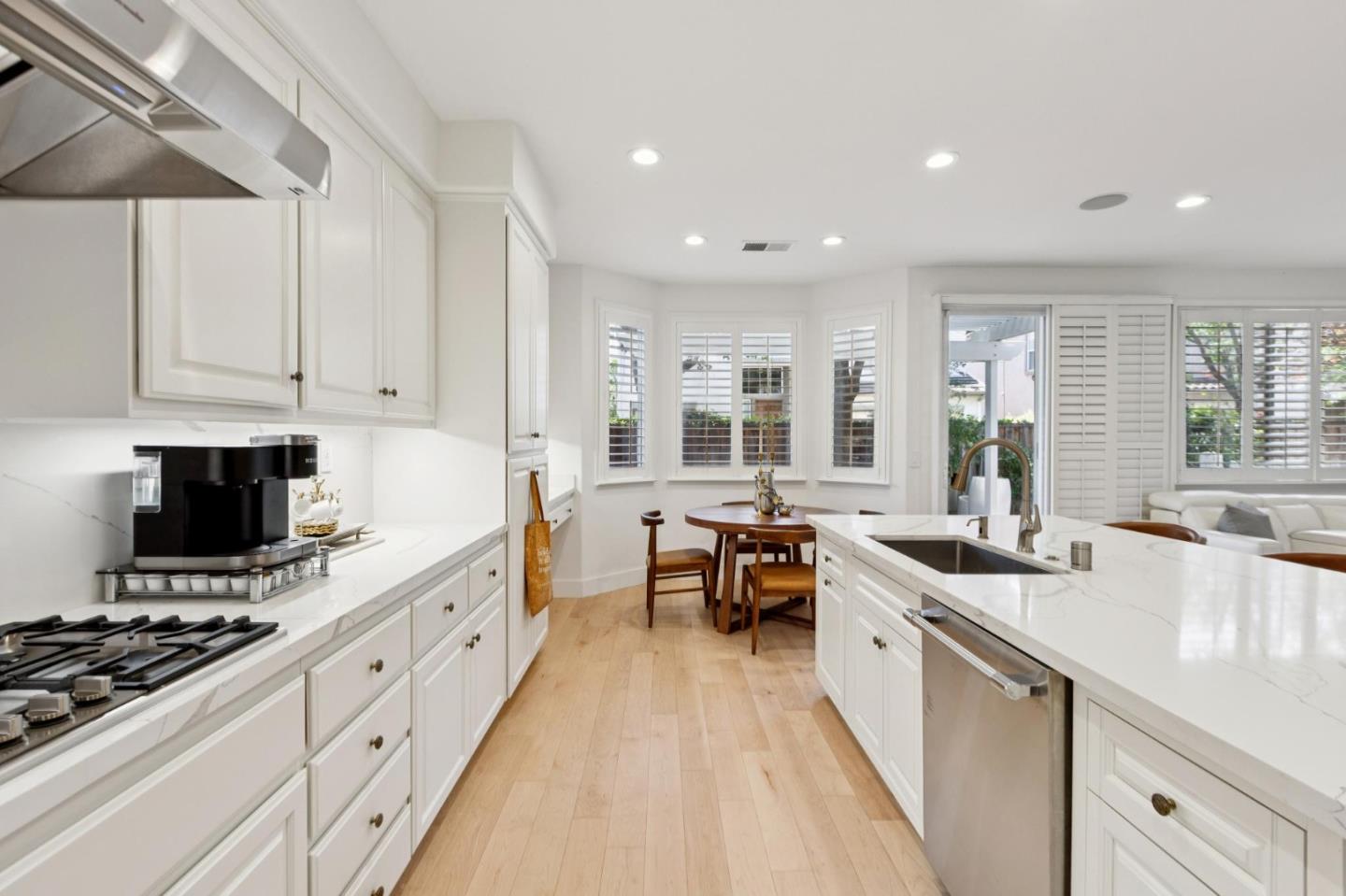 Detail Gallery Image 17 of 57 For 5979 Pala Mesa Dr, San Jose,  CA 95123 - 4 Beds | 4 Baths