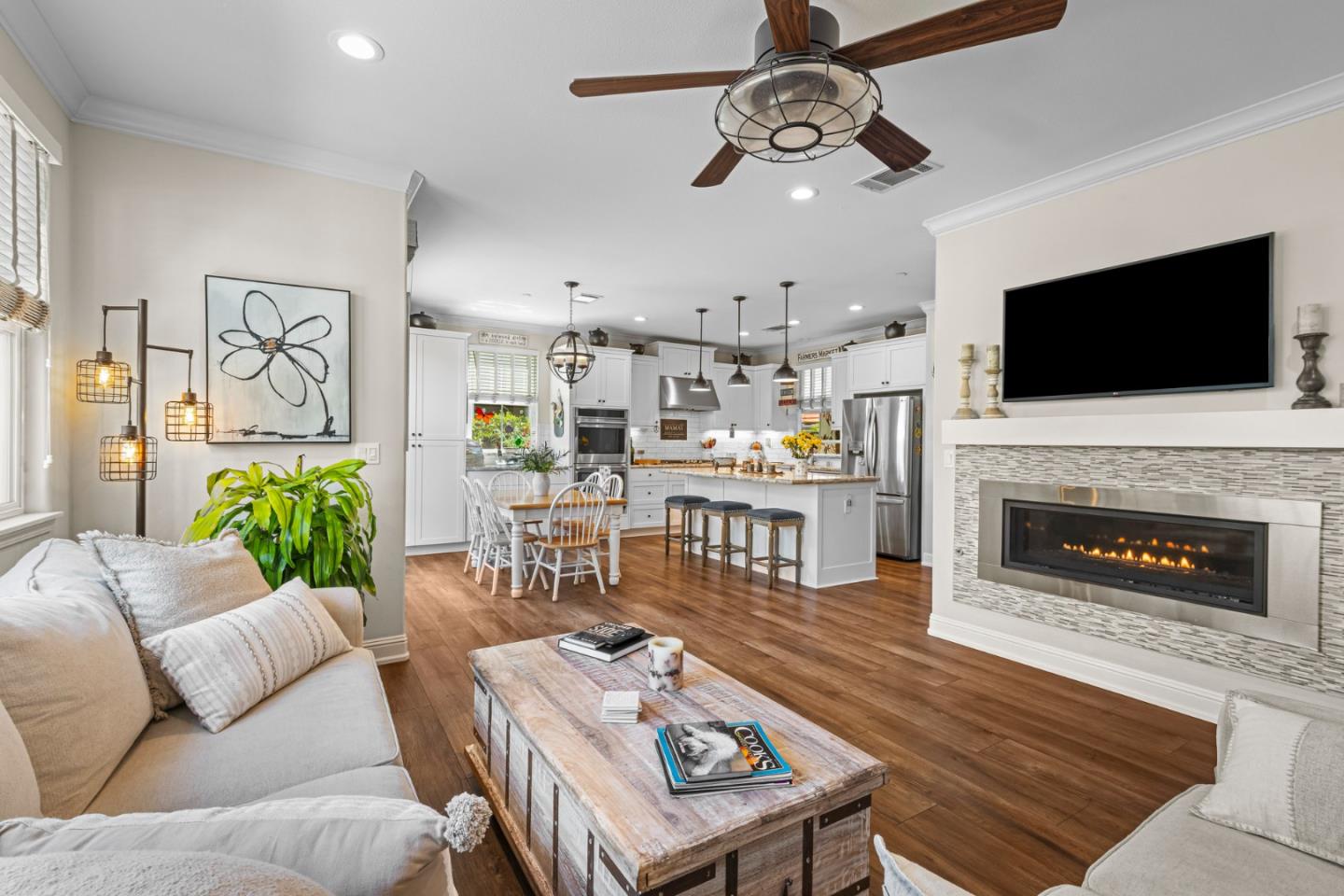 Detail Gallery Image 10 of 52 For 250 Calle Del Rey, Morgan Hill,  CA 95037 - 4 Beds | 2/1 Baths