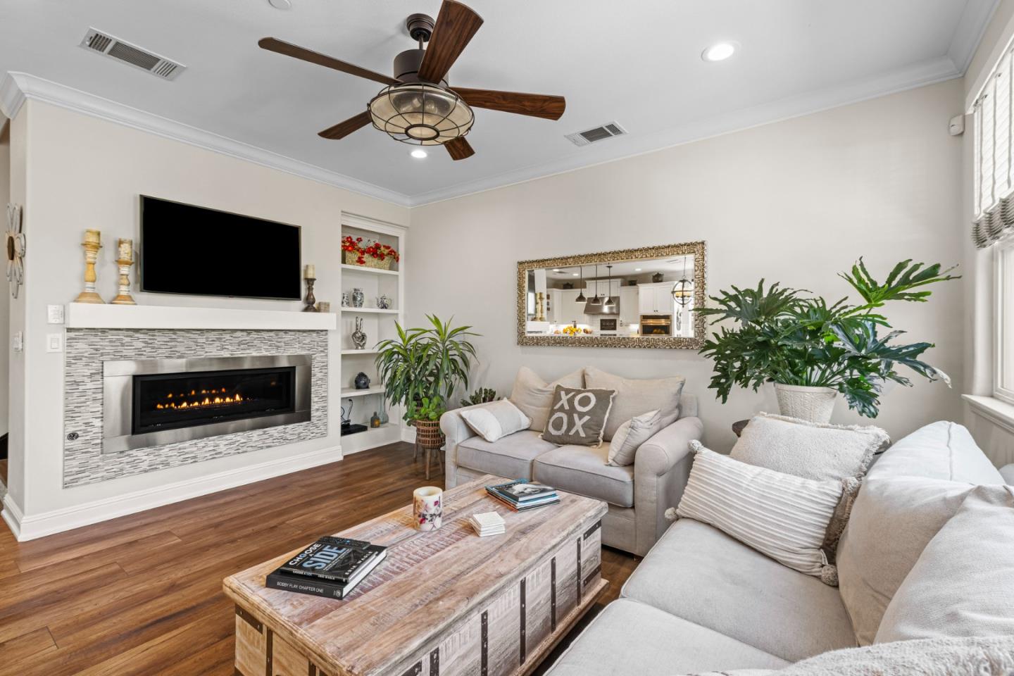 Detail Gallery Image 9 of 52 For 250 Calle Del Rey, Morgan Hill,  CA 95037 - 4 Beds | 2/1 Baths