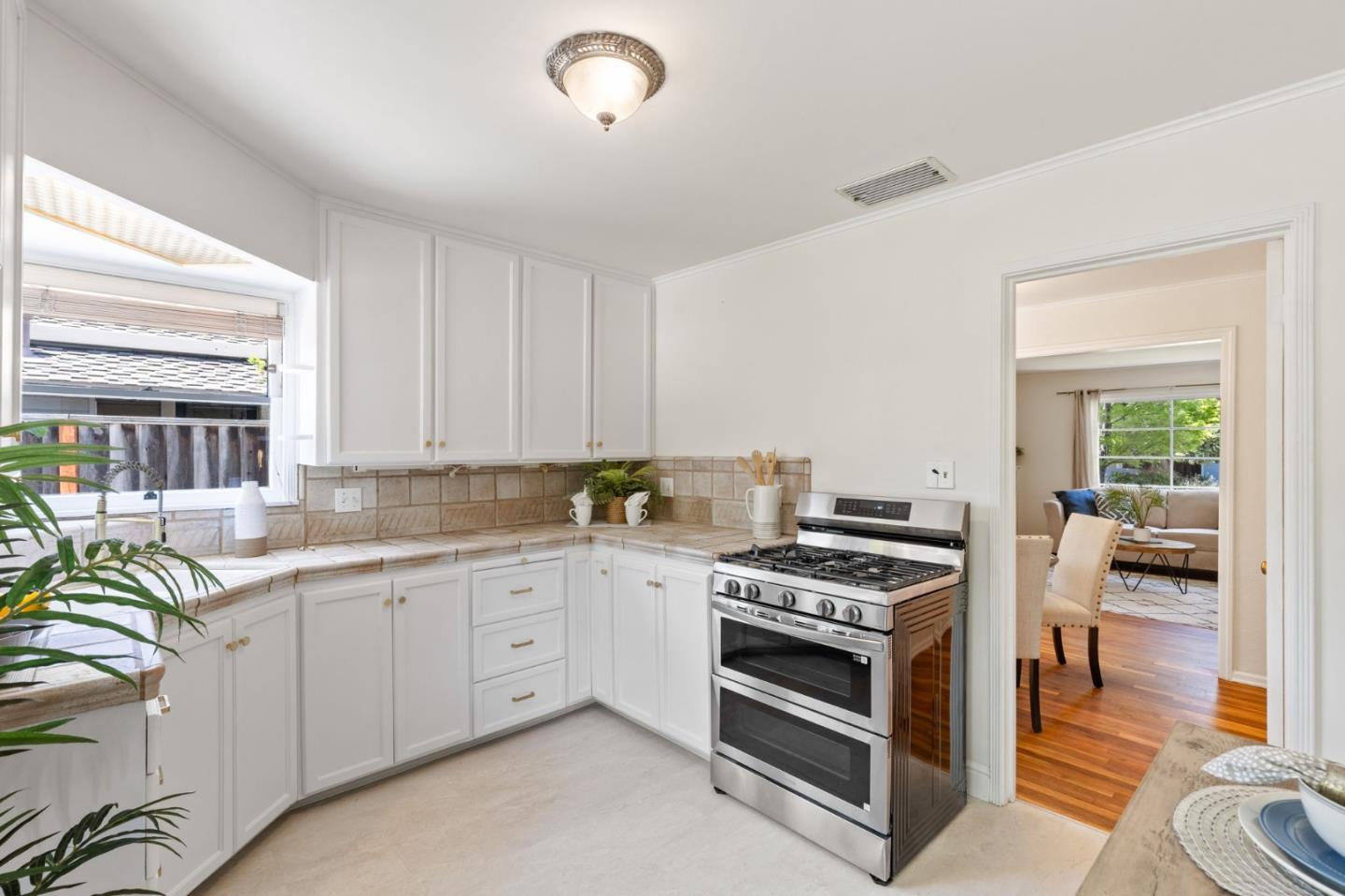 Detail Gallery Image 9 of 43 For 658 Fuller Ave, San Jose,  CA 95125 - 2 Beds | 1 Baths