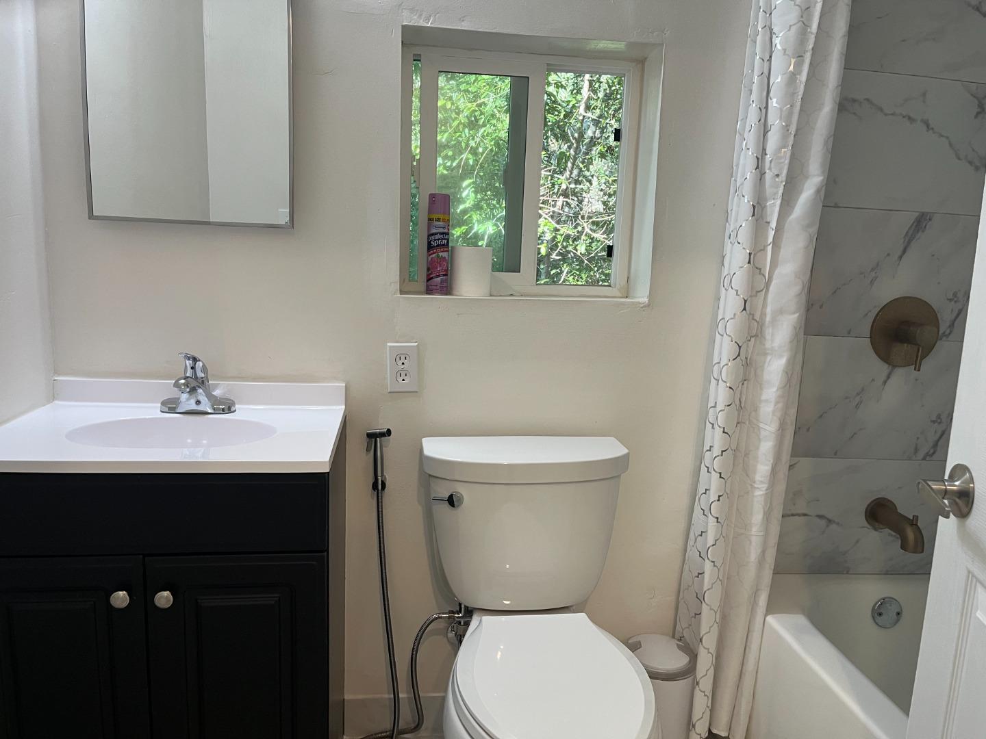 Detail Gallery Image 11 of 18 For 25054 Highland Way, Los Gatos,  CA 95033 - 2 Beds | 1/1 Baths