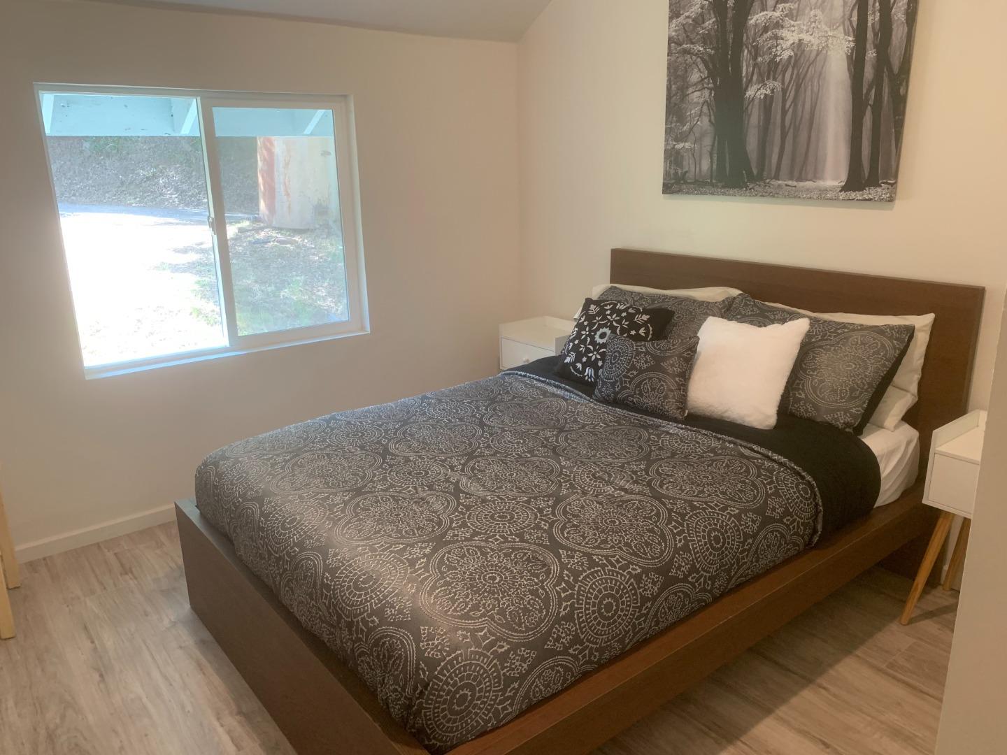 Detail Gallery Image 12 of 18 For 25054 Highland Way, Los Gatos,  CA 95033 - 2 Beds | 1/1 Baths
