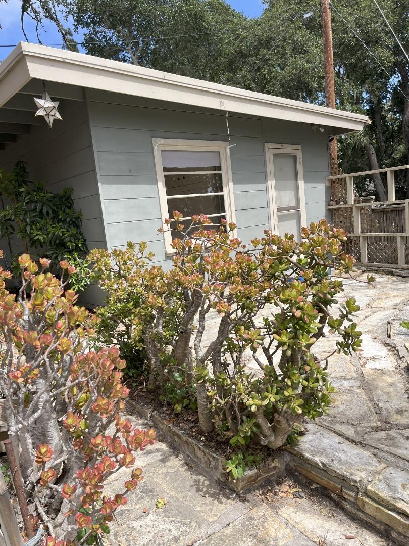 Detail Gallery Image 4 of 11 For 24368 San Juan Rd, Carmel,  CA 93923 - 2 Beds | 2 Baths
