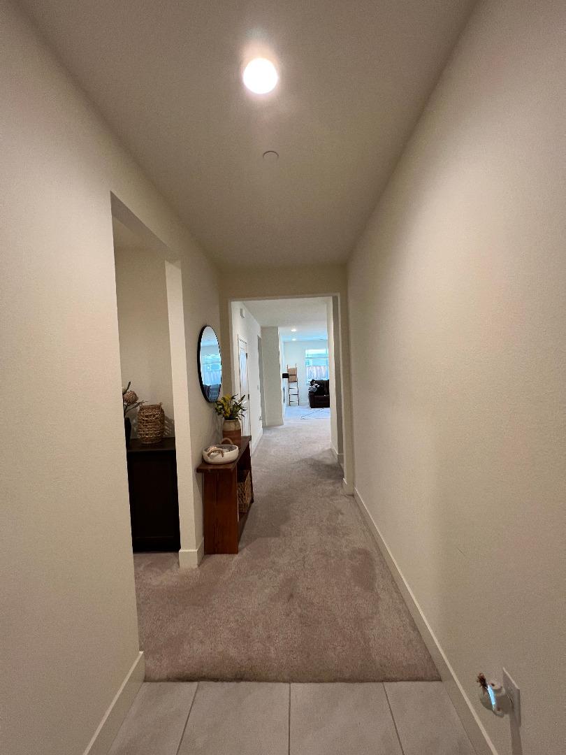 Detail Gallery Image 12 of 51 For 1460 Waterwheel Ln, Hollister,  CA 95023 - 3 Beds | 2 Baths