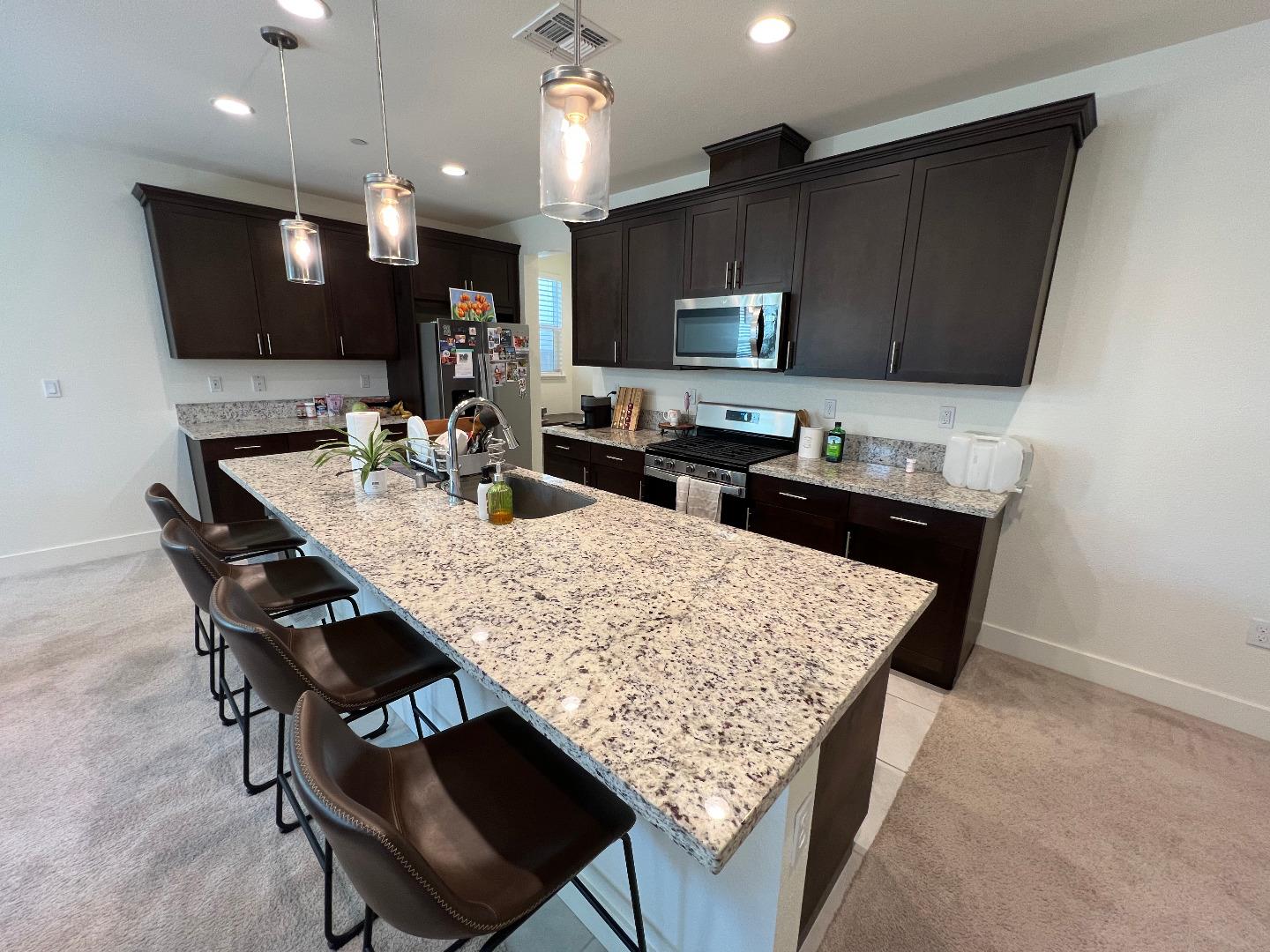 Detail Gallery Image 16 of 51 For 1460 Waterwheel Ln, Hollister,  CA 95023 - 3 Beds | 2 Baths