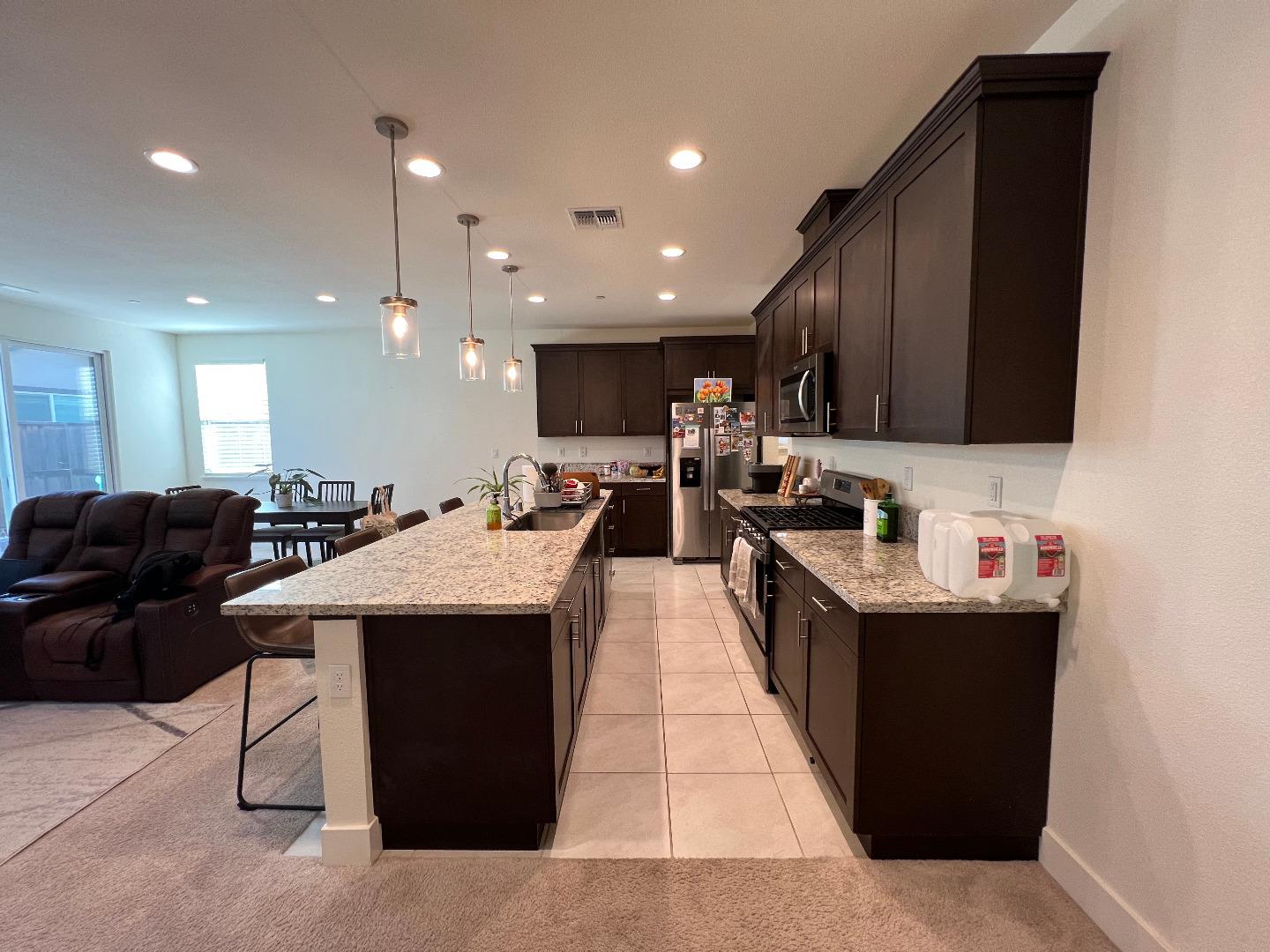 Detail Gallery Image 17 of 51 For 1460 Waterwheel Ln, Hollister,  CA 95023 - 3 Beds | 2 Baths